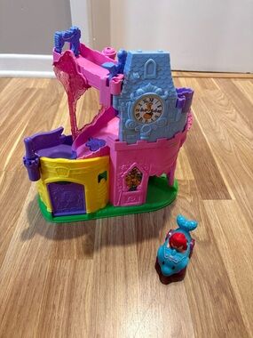 Fisher Price Little People Disney Princess Wheelies Belle Tower Castle & Ariel